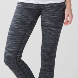 32” Lululemon Wunder Under Pant III in Blurry Belle Battleship Black. Size 6.